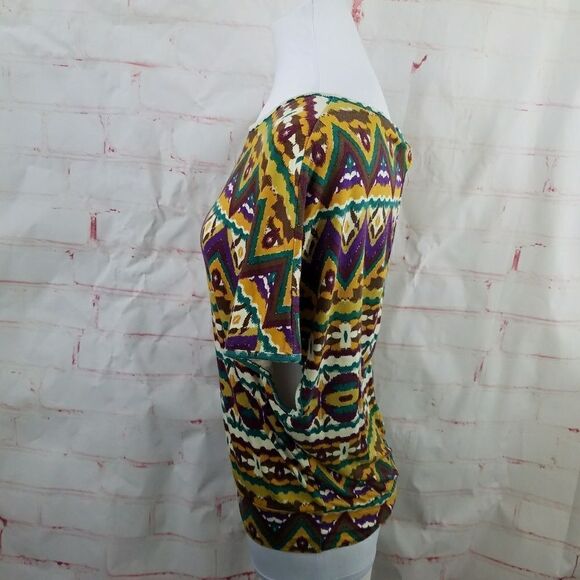 3/$25 Kimchi Blue aztec print top keyhole back L - Picture 3 of 6
